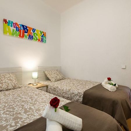 Stay Barcelona Borne Apartment Bagian luar foto