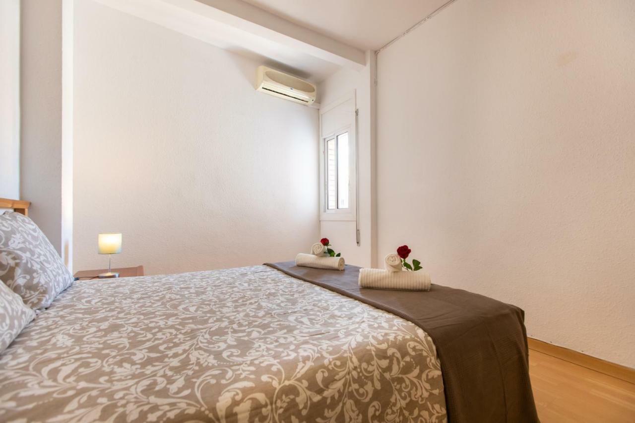Stay Barcelona Borne Apartment Bagian luar foto