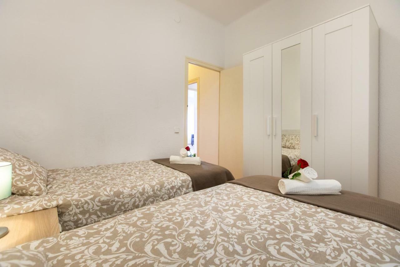 Stay Barcelona Borne Apartment Bagian luar foto